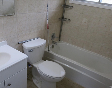 1703 Manatuck Boulevard - Photo Thumbnail 11