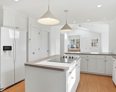 12 Summit Boulevard - Photo Thumbnail 6