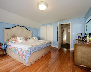 928 Northfield Road - Photo Thumbnail 14