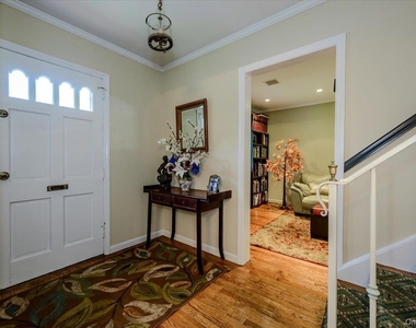 928 Northfield Road - Photo Thumbnail 2