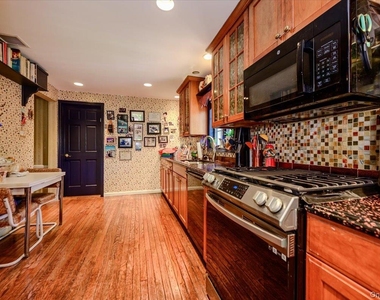 928 Northfield Road - Photo Thumbnail 11