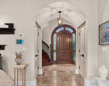 81 Montgomery Boulevard - Photo Thumbnail 2