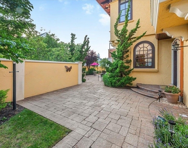 81 Montgomery Boulevard - Photo Thumbnail 37