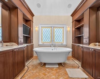81 Montgomery Boulevard - Photo Thumbnail 20