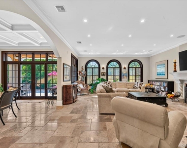 81 Montgomery Boulevard - Photo Thumbnail 6