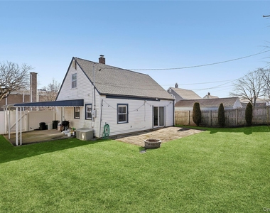 22 Shelter Lane - Photo Thumbnail 11
