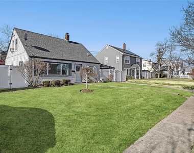 22 Shelter Lane - Photo Thumbnail 14