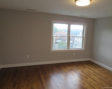 47 Gibson Place - Photo Thumbnail 14