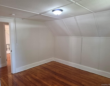 987 Wallace Avenue - Photo Thumbnail 16