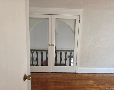 987 Wallace Avenue - Photo Thumbnail 22