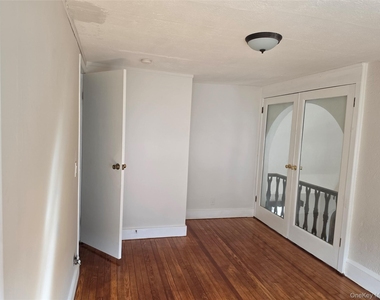 987 Wallace Avenue - Photo Thumbnail 21