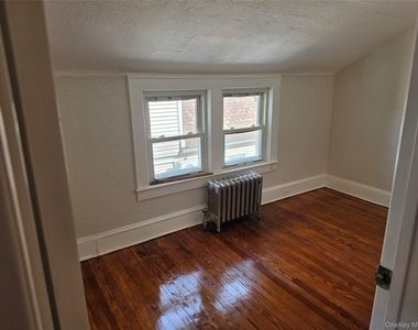 987 Wallace Avenue - Photo Thumbnail 19
