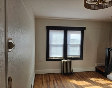 987 Wallace Avenue - Photo Thumbnail 13