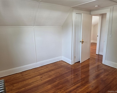 987 Wallace Avenue - Photo Thumbnail 14