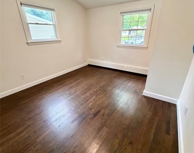 53 Longworth Avenue - Photo Thumbnail 7