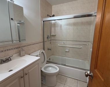 53 Longworth Avenue - Photo Thumbnail 9