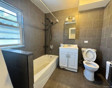 152-11 Roosevelt Avenue - Photo Thumbnail 1