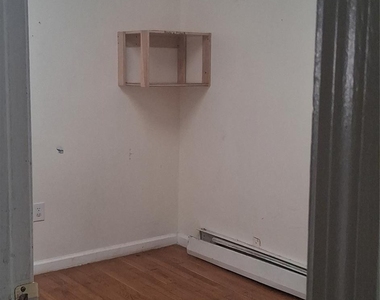 2933 Beach Channel Drive - Photo Thumbnail 4