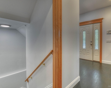 81 Nicoll Street - Photo Thumbnail 32