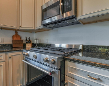 81 Nicoll Street - Photo Thumbnail 13