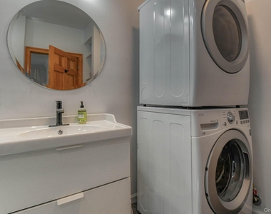 81 Nicoll Street - Photo Thumbnail 17