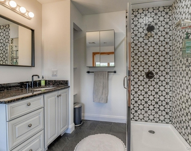 81 Nicoll Street - Photo Thumbnail 25