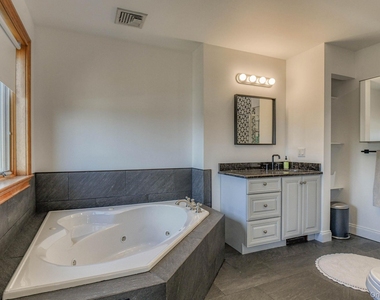 81 Nicoll Street - Photo Thumbnail 26