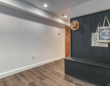 81 Nicoll Street - Photo Thumbnail 33