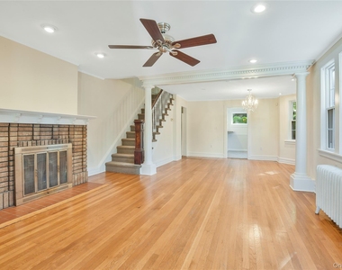 806 Pelhamdale Avenue - Photo Thumbnail 3