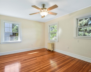 806 Pelhamdale Avenue - Photo Thumbnail 20