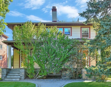 806 Pelhamdale Avenue - Photo Thumbnail 2