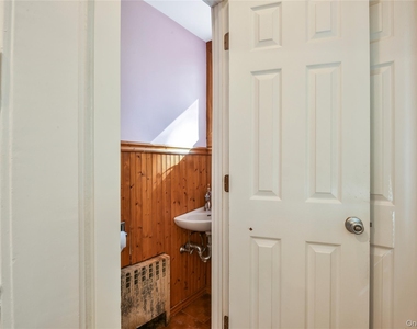 806 Pelhamdale Avenue - Photo Thumbnail 13