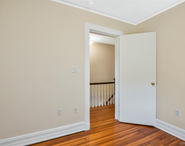 806 Pelhamdale Avenue - Photo Thumbnail 19