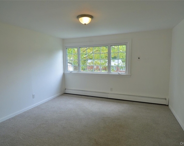 771 Maple Place - Photo Thumbnail 7