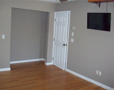 6 Regent Drive - Photo Thumbnail 12