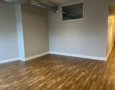 733 Broadway - Photo Thumbnail 1