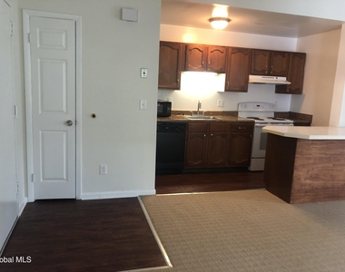 124 Phila Street - Photo Thumbnail 3