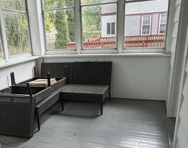 663 Hudson Avenue - Photo Thumbnail 12