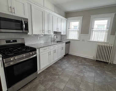 663 Hudson Avenue - Photo Thumbnail 6