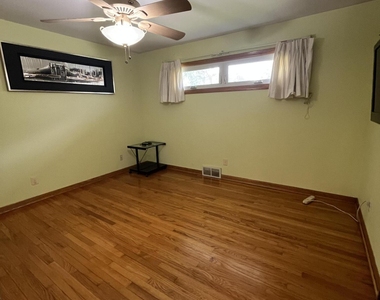 180 Marshall Avenue - Photo Thumbnail 12