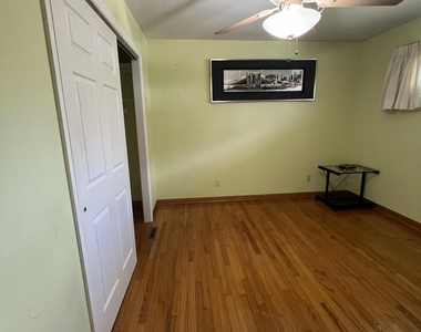 180 Marshall Avenue - Photo Thumbnail 13