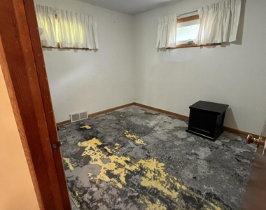 180 Marshall Avenue - Photo Thumbnail 17