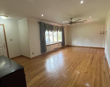 180 Marshall Avenue - Photo Thumbnail 5