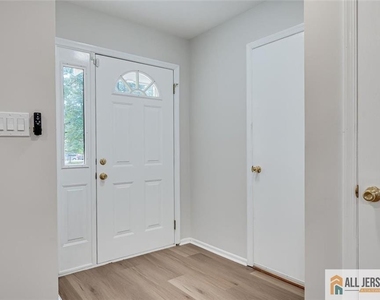 134 Old Beekman Road - Photo Thumbnail 4
