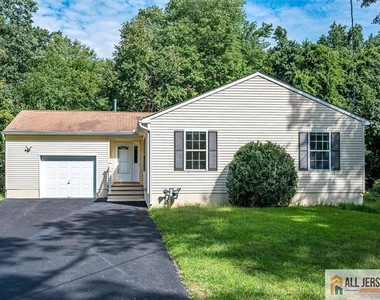 134 Old Beekman Road - Photo Thumbnail 2