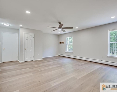 134 Old Beekman Road - Photo Thumbnail 6