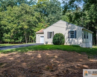 134 Old Beekman Road - Photo Thumbnail 3