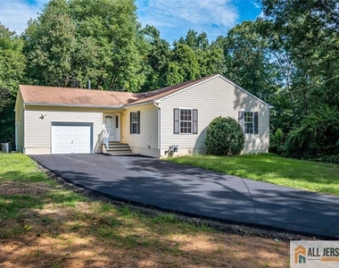 134 Old Beekman Road - Photo Thumbnail 1