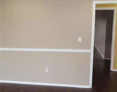 3443 Bloomingdale Drive - Photo Thumbnail 15