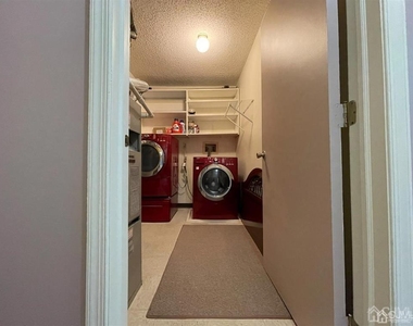 306 Hampshire Court - Photo Thumbnail 13
